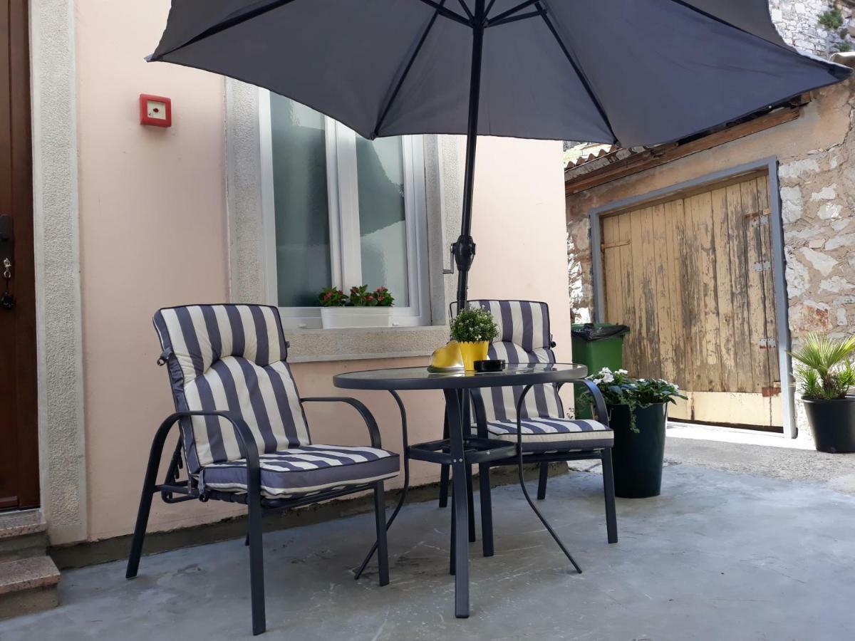 Apartamento App Paris 5 Umag Exterior foto