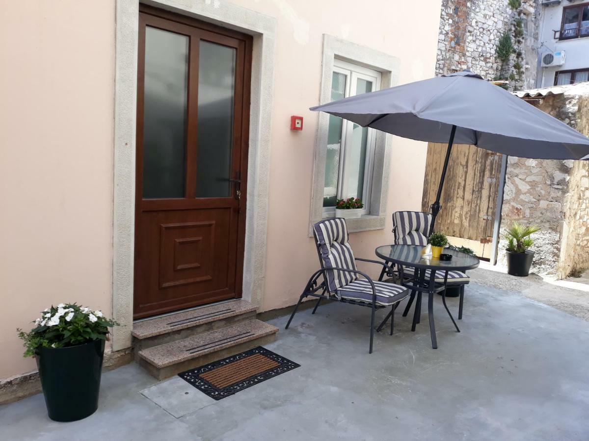 Apartamento App Paris 5 Umag Exterior foto